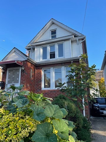 Building Photo - 6911 Loubet St
