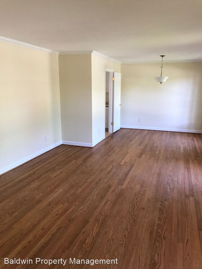 Building Photo - 3 br, 2 bath House - 901 OAKVIEW ROAD