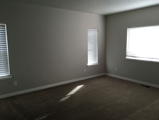 Building Photo - Modern 3-Bedroom home– Perfect for Your Ne...