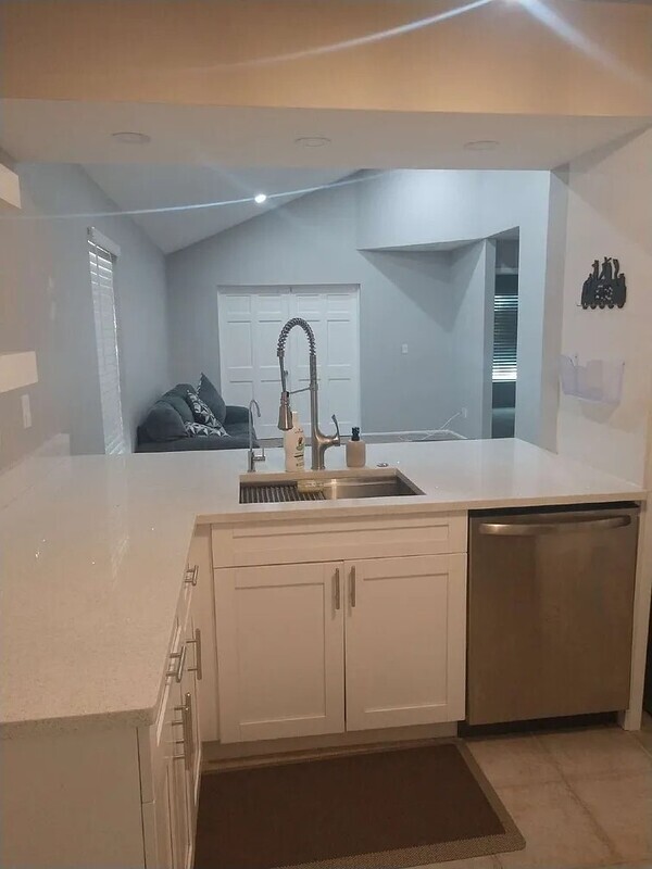 Foto del edificio - 2690 Levy Ct