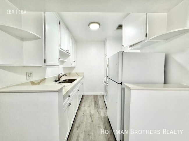 Foto del edificio - 428 S Sherbourne Dr