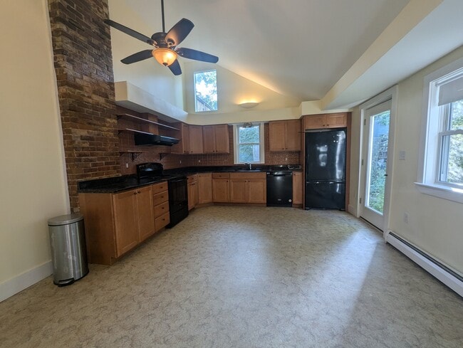 Kitchen - 34 Tyng St