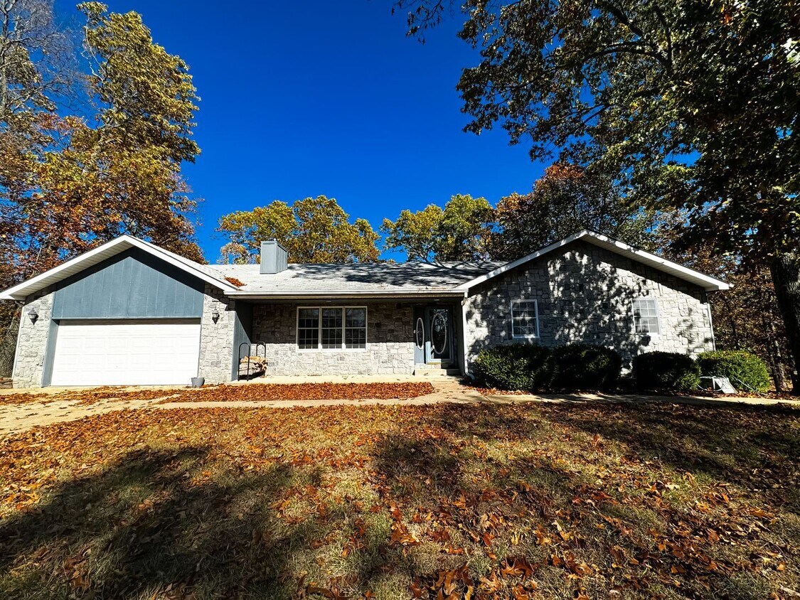 5 br, 3 bath House 16935 Lemming Lane House Rental in Saint Robert