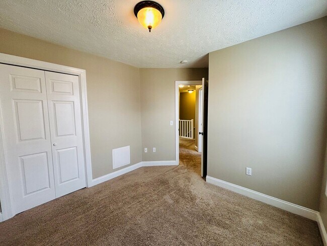 Foto del edificio - 3 Bedroom 2.5 Bath Townhouse