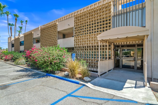 Building Photo - 277 E Alejo Rd