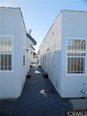 Building Photo - 6580 S Van Ness Ave