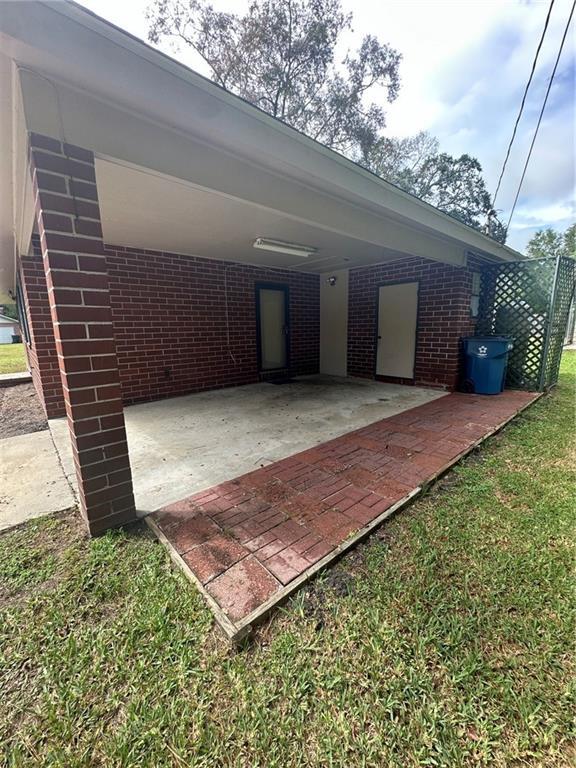 Building Photo - 706 Crescent Cir