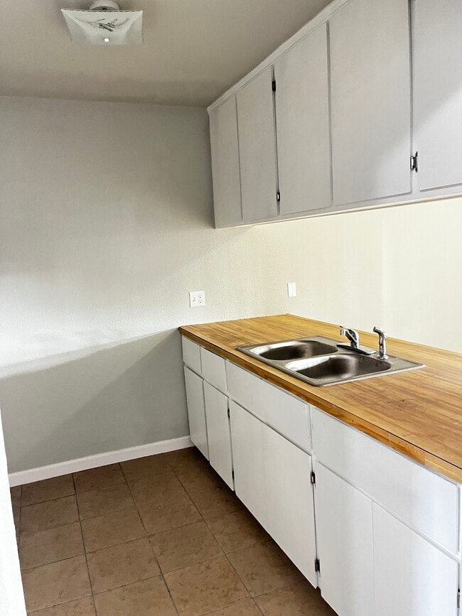 Building Photo - 1222 N Star Circle Dr