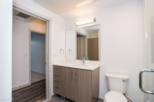 Building Photo - 1 br, 1 bath Condo - 180 Telford Street, #3-6