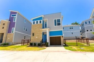 Building Photo - 1921 Teagle Dr