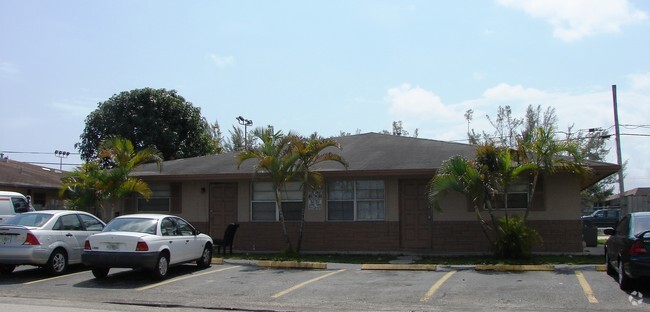 410 - 530 NW 35th St - 35th Street Apartments