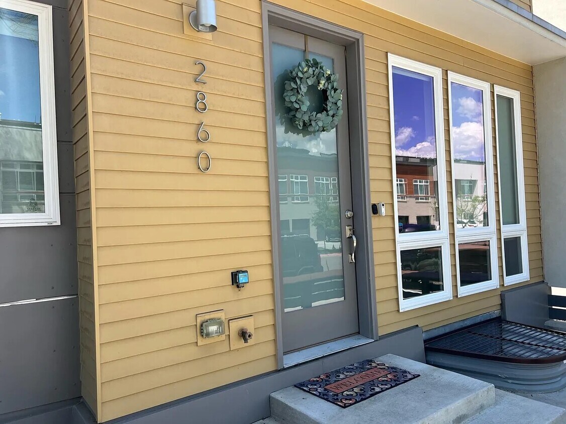 Foto principal - 2860 W Parkside Pl