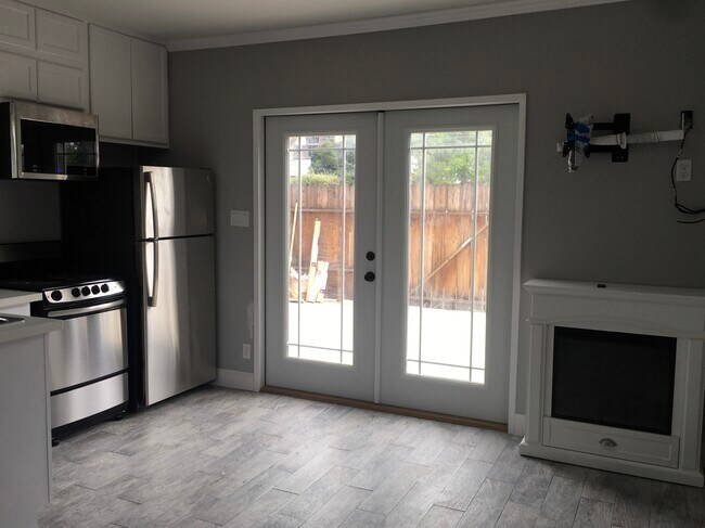 Building Photo - 1586 5th St