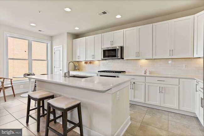 Foto del edificio - 622 E Howell Ave