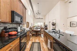 Building Photo - 970 Fort Wayne Ave