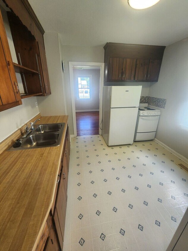 Building Photo - 3 bedroom house in Hopewell