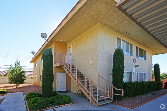 Building Photo - 4715 Vegas Valley Dr