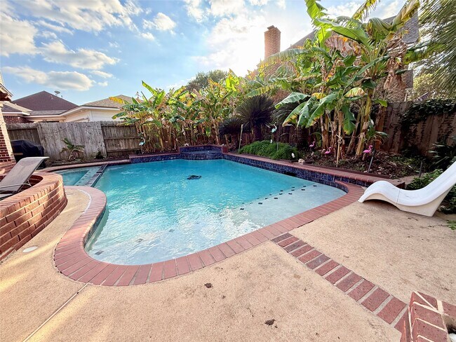 Building Photo - 16002 Garden Hill Ln