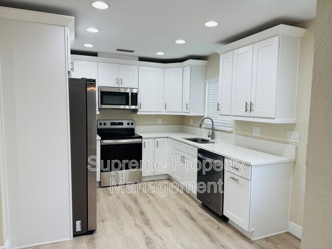 Foto del edificio - 3895 Maple St NE