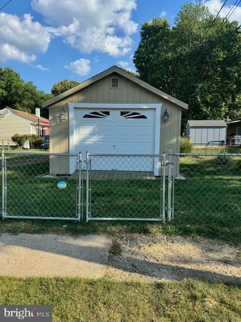 Primary Photo - 1406 Rowe Dr