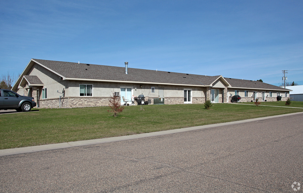 Primary Photo - 300 Douglas Dr