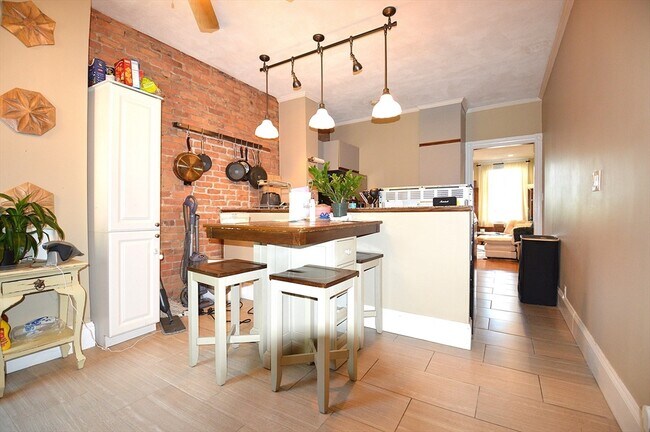 Foto del edificio - 1793 Beacon St