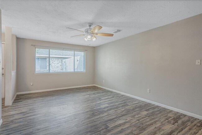 Building Photo - 1522 Ramada Dr