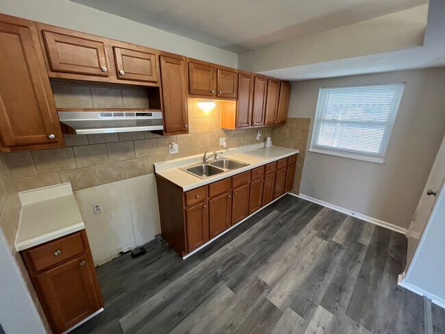 Building Photo - Renovated Three Bedroom Home Coming Availa...