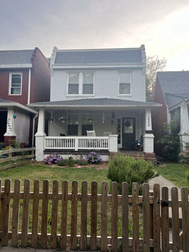 Primary Photo - Quintessential Northside House