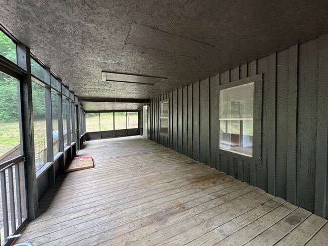 Building Photo - 2890 Kelly Rd