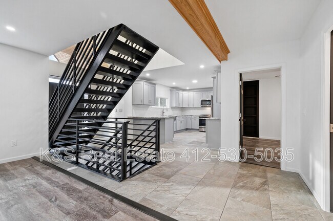 Photo - 762 S Margaretta St House