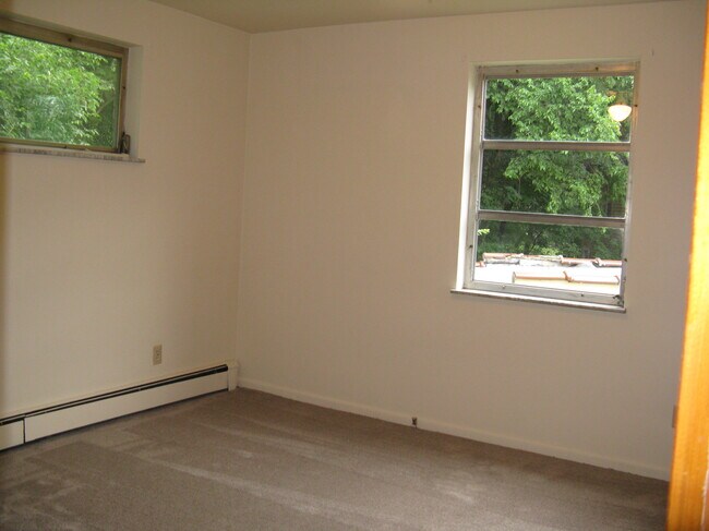 Bedroom - 344 Purcell Ave