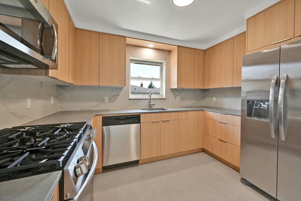 Primary Photo - 336 Tremont Ave