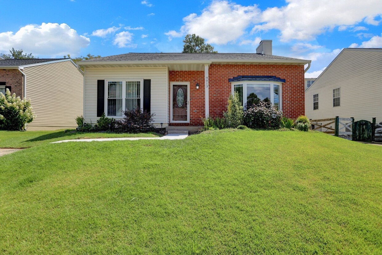 Primary Photo - Charming Home with Modern Upgrades and Out...