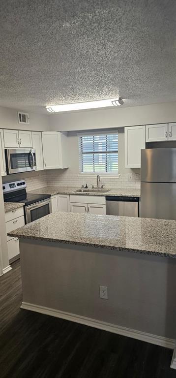 Foto del edificio - 3737 Timberglen Rd