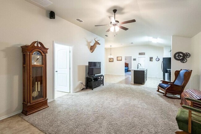 Foto del edificio - Great 3 bedroom 2 bathroom house in Bell F...