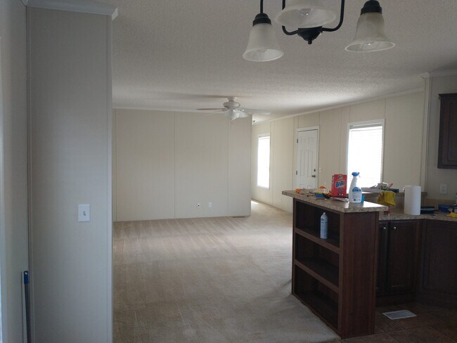 Building Photo - 10 Rising Sun Ln