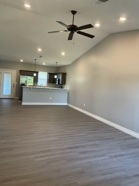Building Photo - 5507 N Edwards Cir