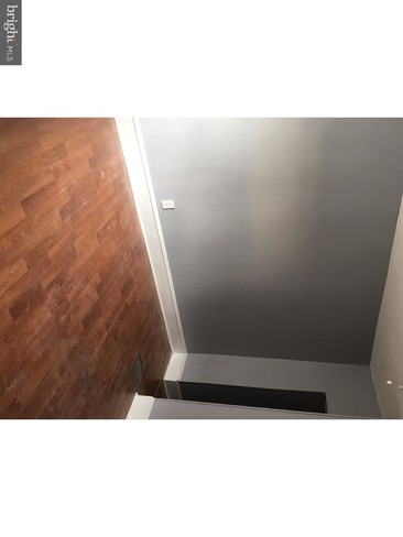 Building Photo - 4733 Umbria St