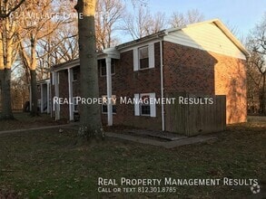 Building Photo - 613 Village Ln