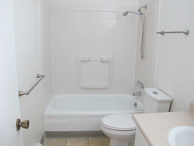 Foto del edificio - 2831 Somerville Dr