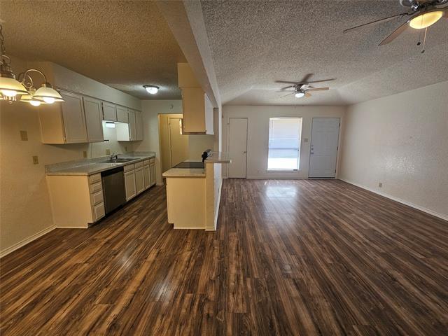 Building Photo - 2826 Ridgecrest Dr