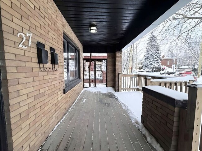 Building Photo - 27 Melrose Ave S