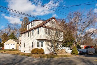 Building Photo - 246 Old Stratfield Rd