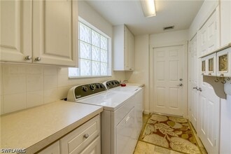 Building Photo - 7390 Emilia Ln