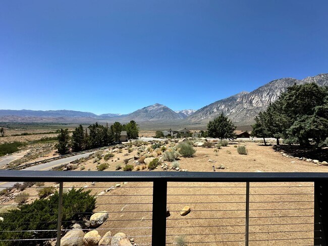 Building Photo - Paradise is the location of this home and ...