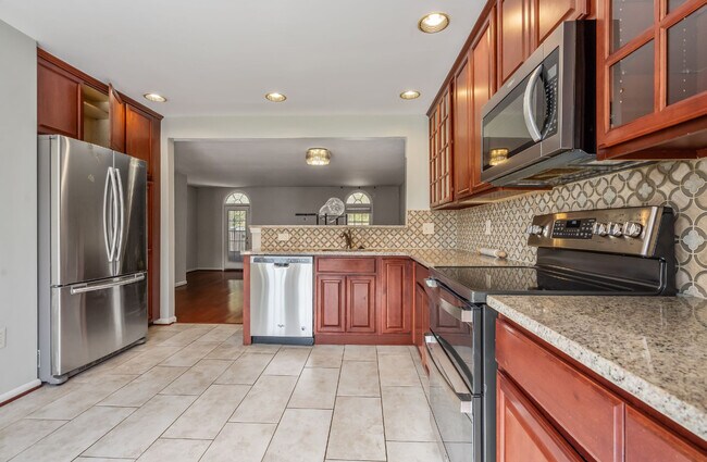 Foto del edificio - 7385 Hidden Knolls Ct