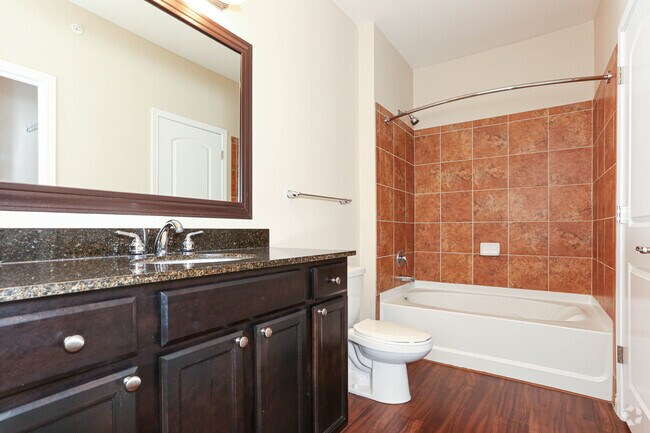 1HAB, 1BA - 859 ft² - Aurora - Baño - Meridian On Shelbyville