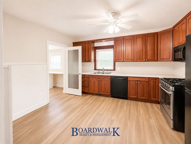 Foto del edificio - Beautiful 4 Bed 2 Bath SLC home!