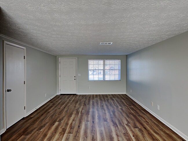 Building Photo - 512 Blairmore Blvd W